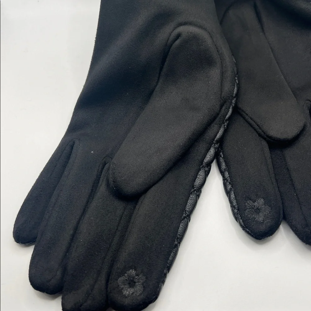 245. Black Quilted Look Women’s Gloves